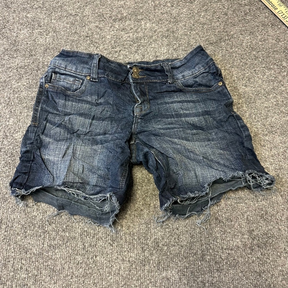 WallFlower Denim Shorts Womens Size 00 Dark Wash Raw Hem Stretch Cut Off Casual